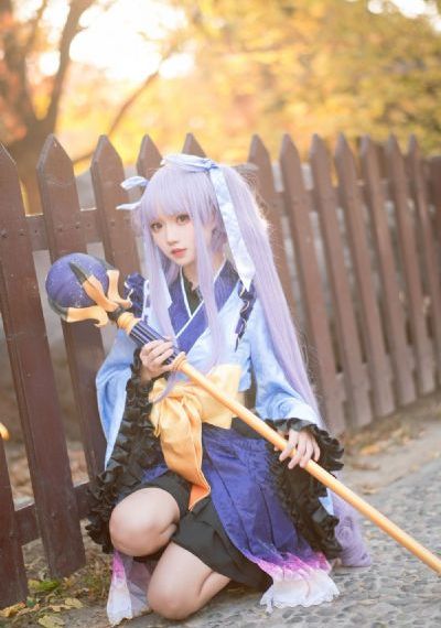 女大学生精油按摩