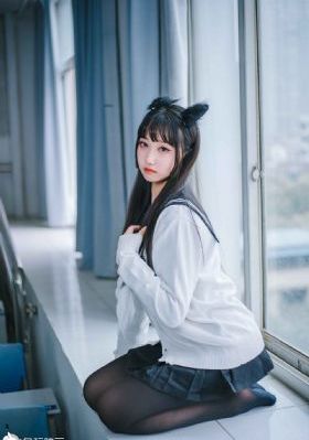 《年轻的秘书》在线观看