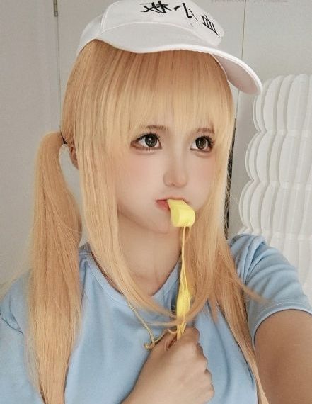 班长让我吃她胸摸她奶小黄鸭
